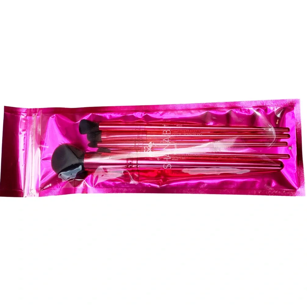 SHAINA B || Miami Fab - 5 Piece Essential Brush Set in Metallic Pink 💗NIB💗